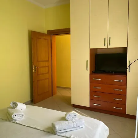 Take House Vlorë